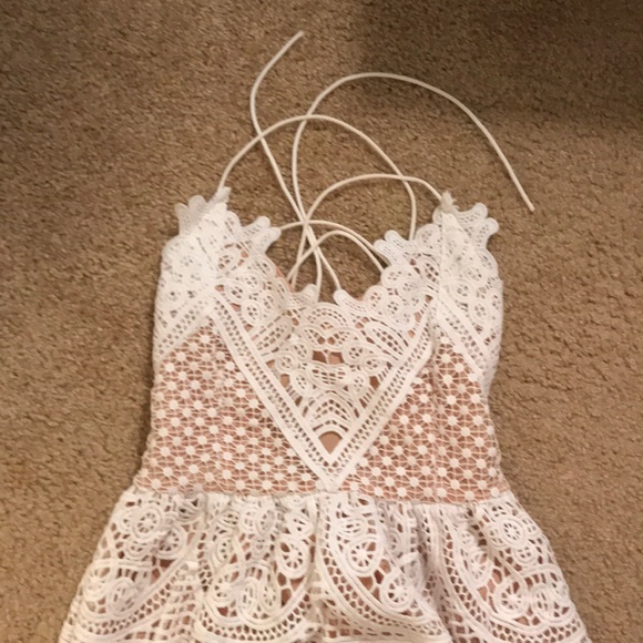 Chicwish size small lace dress - Picture 6 of 10